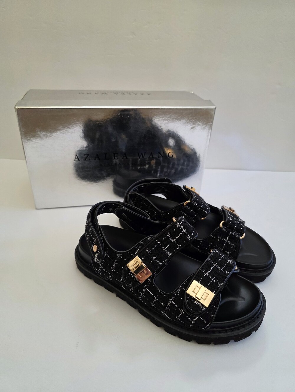 Azalea Wang Women's Bucked Sandals